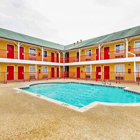 Oyo Hotel San Antonio Lackland Near Seaworld Экстерьер фото