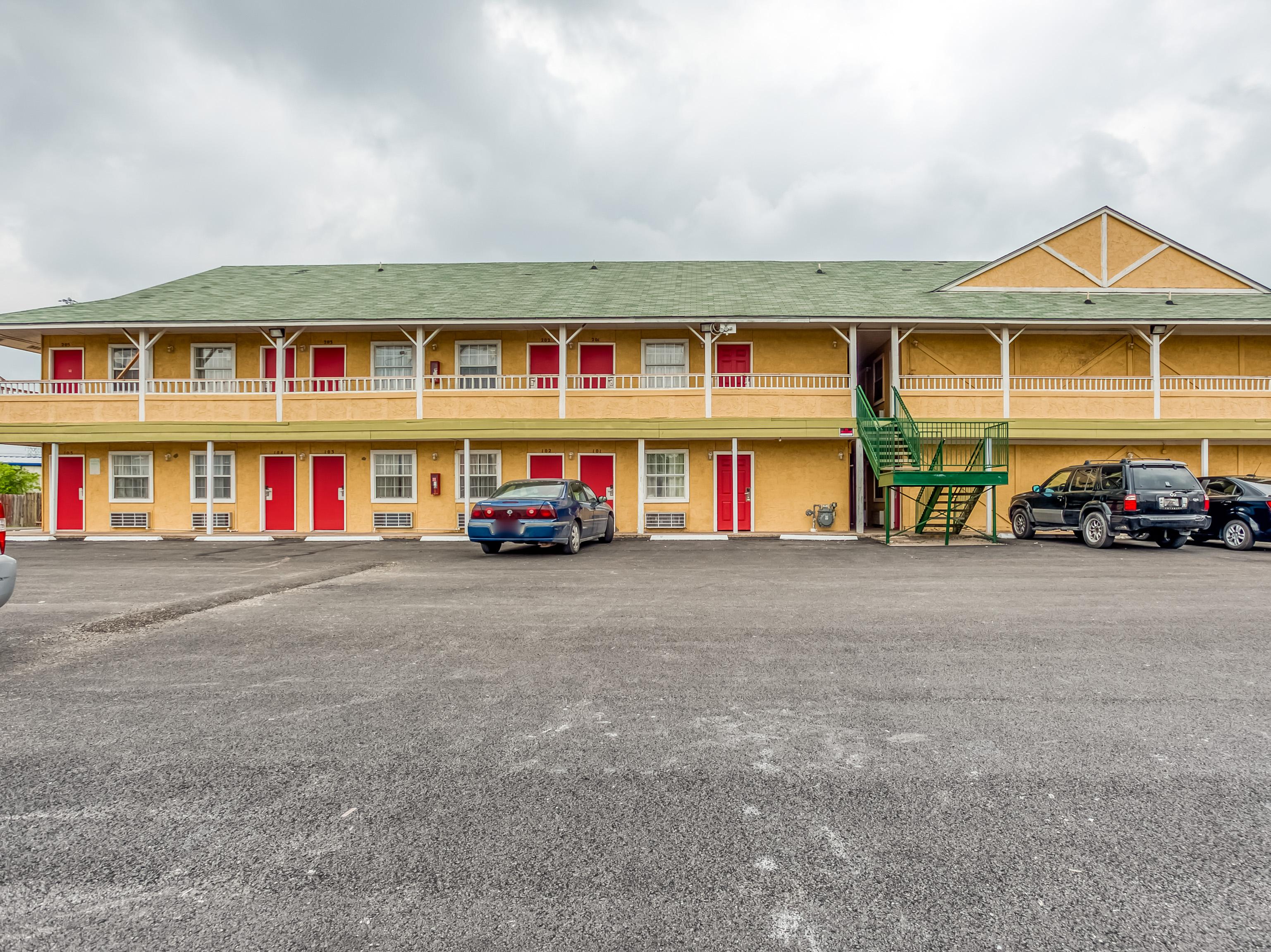 Oyo Hotel San Antonio Lackland Near Seaworld Экстерьер фото