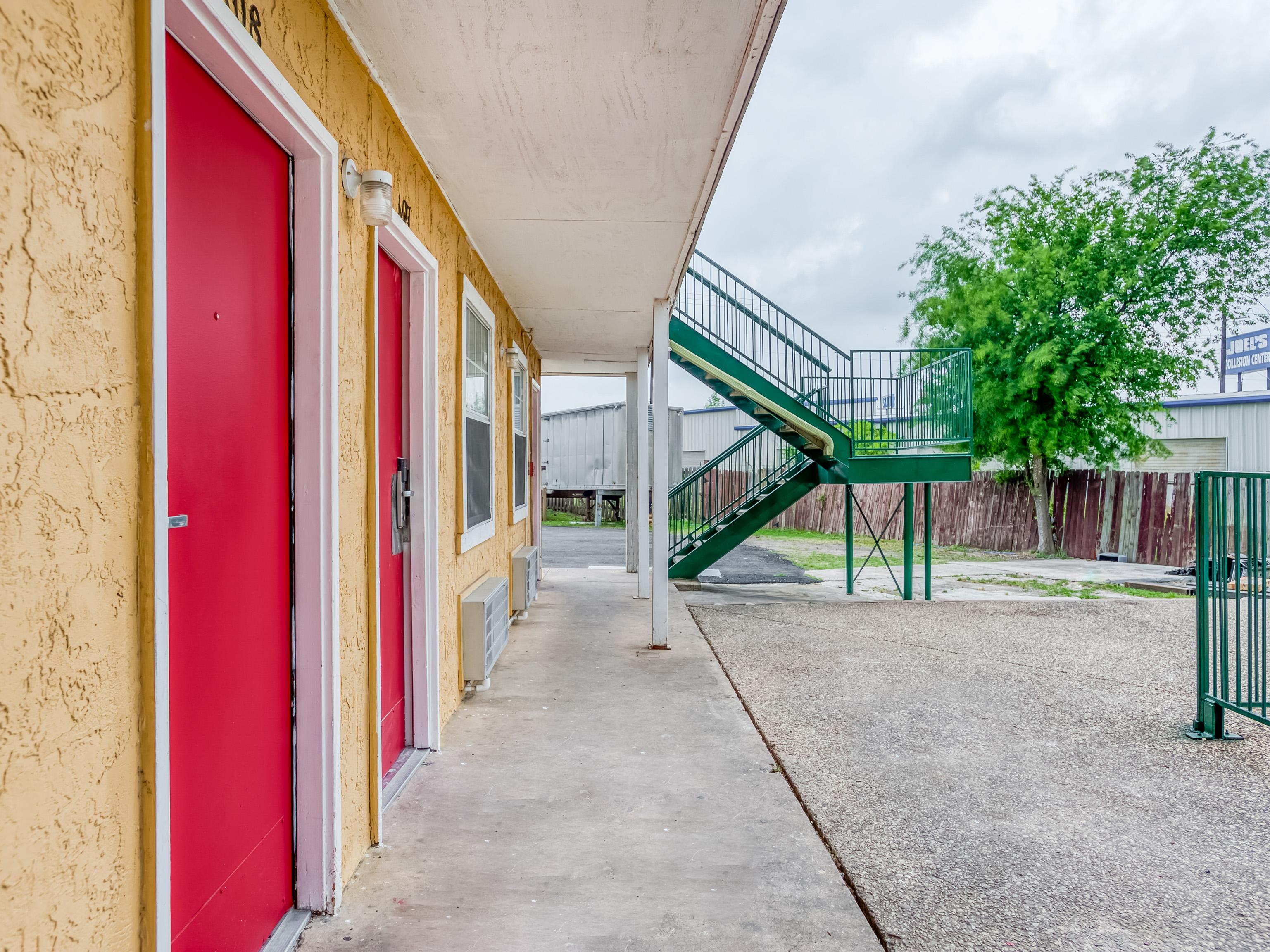 Oyo Hotel San Antonio Lackland Near Seaworld Экстерьер фото