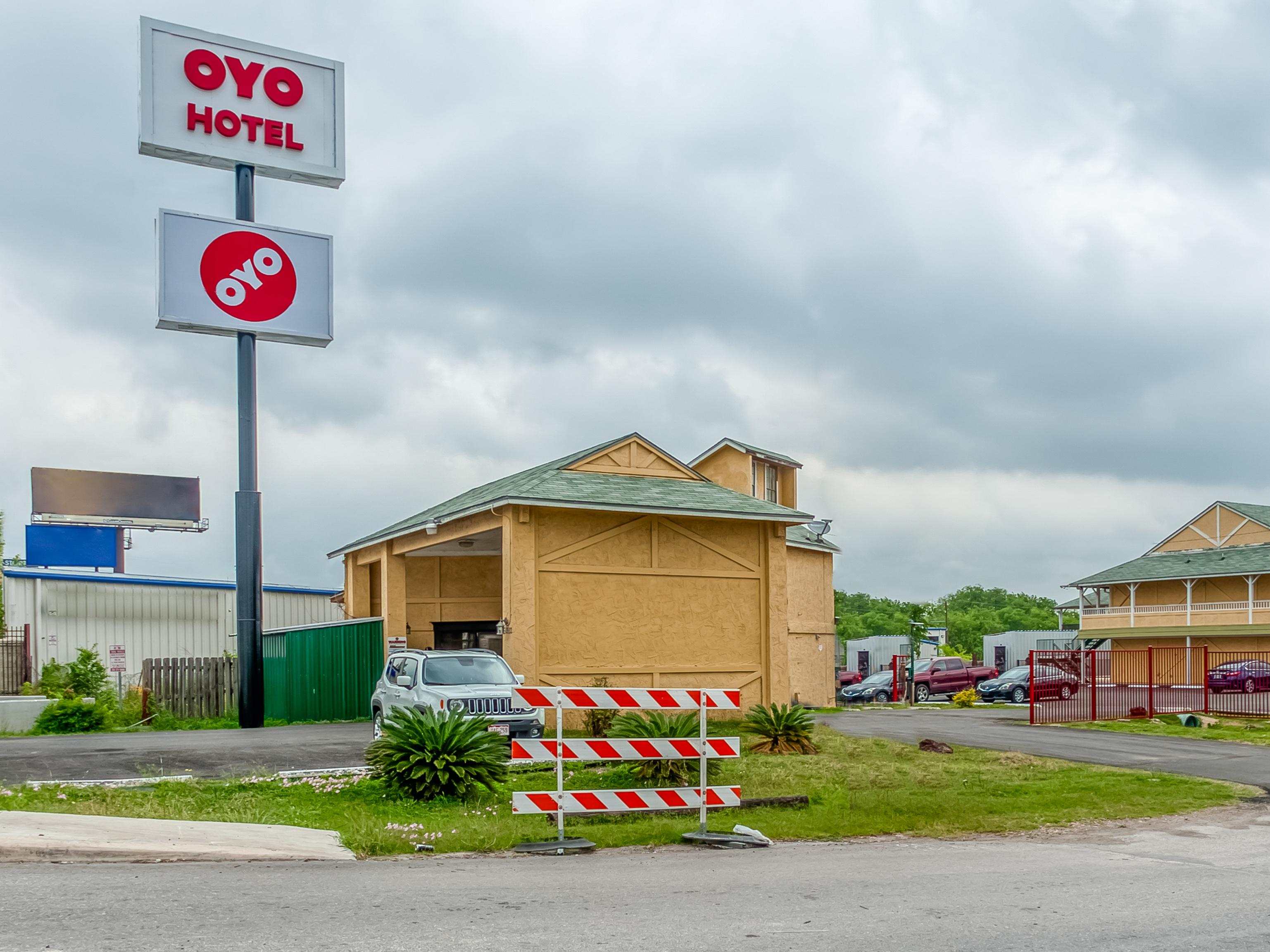 Oyo Hotel San Antonio Lackland Near Seaworld Экстерьер фото