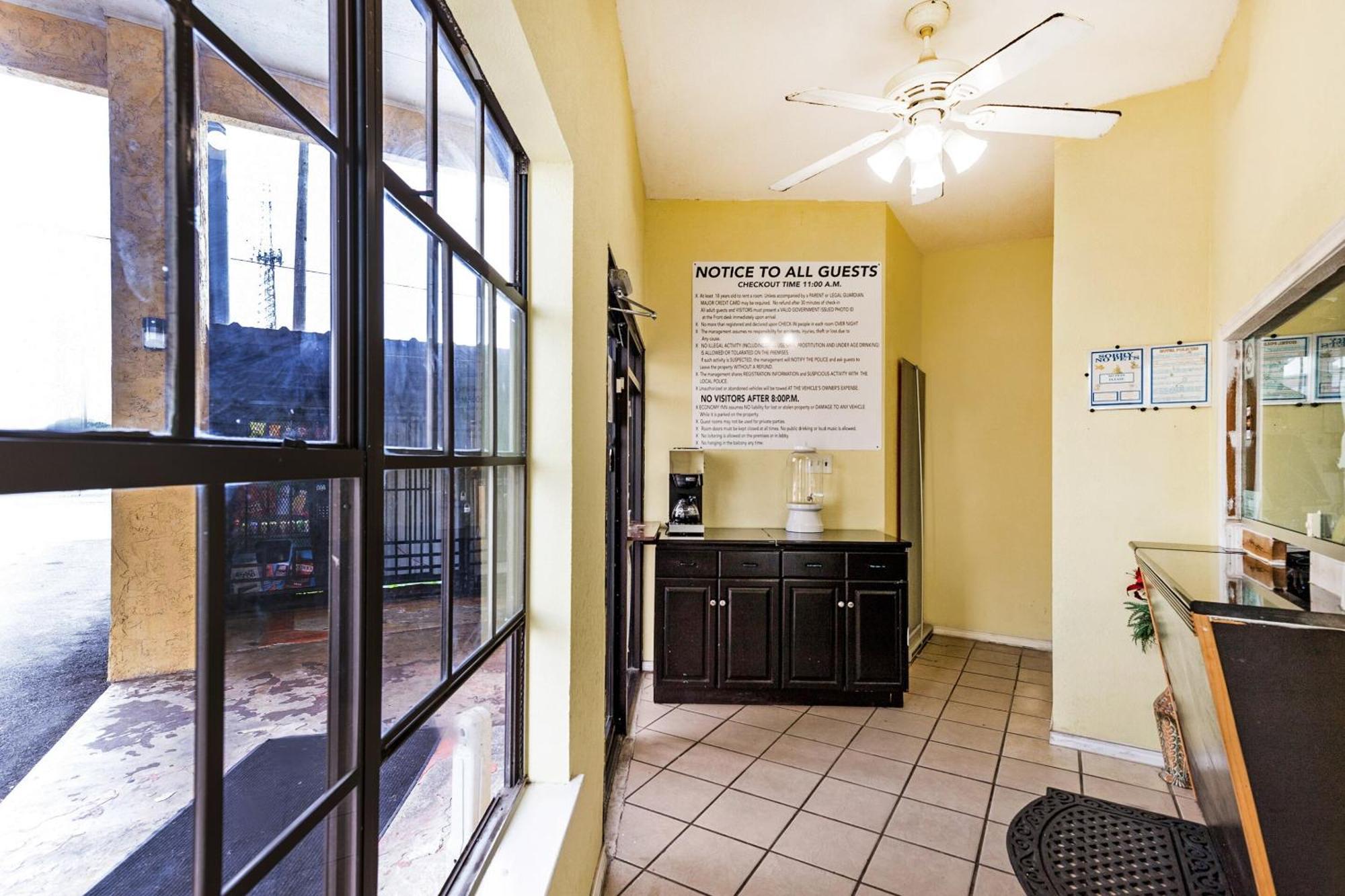 Oyo Hotel San Antonio Lackland Near Seaworld Экстерьер фото