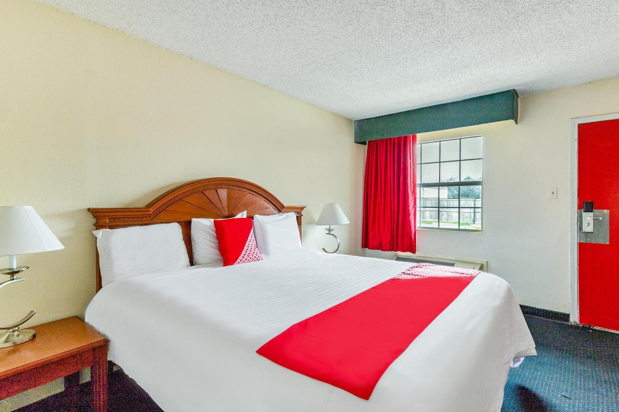 Oyo Hotel San Antonio Lackland Near Seaworld Экстерьер фото