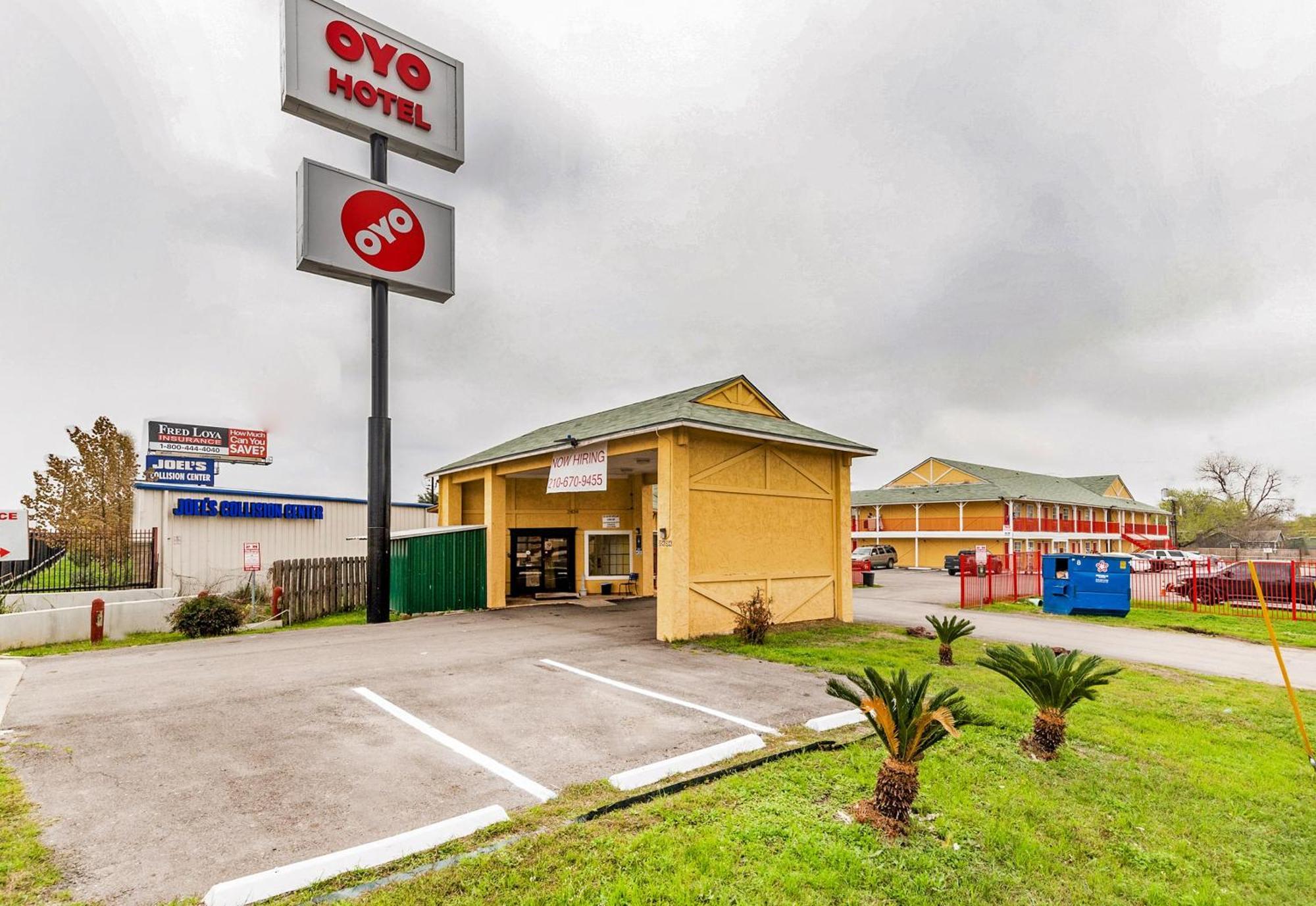 Oyo Hotel San Antonio Lackland Near Seaworld Экстерьер фото