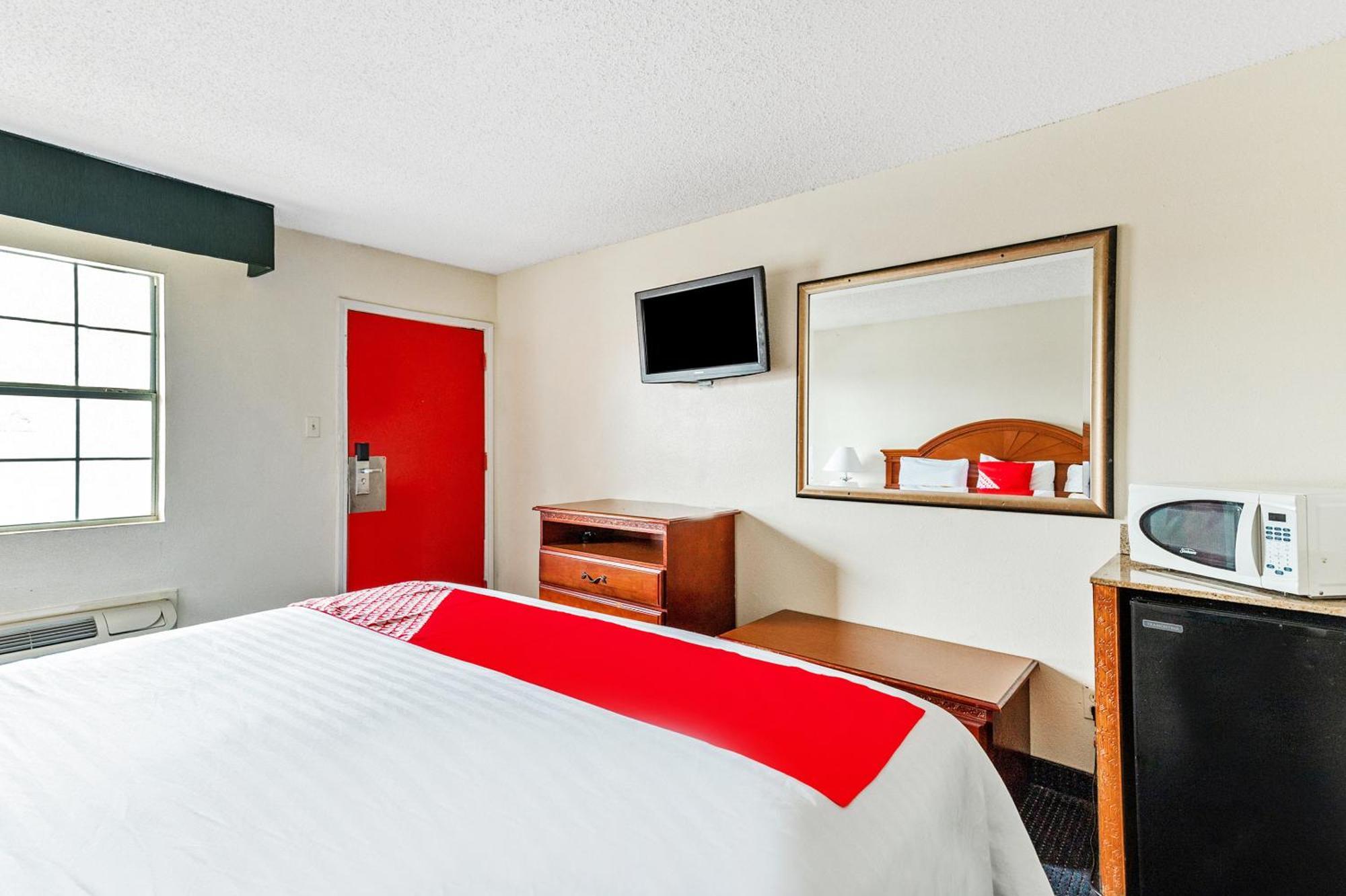 Oyo Hotel San Antonio Lackland Near Seaworld Экстерьер фото