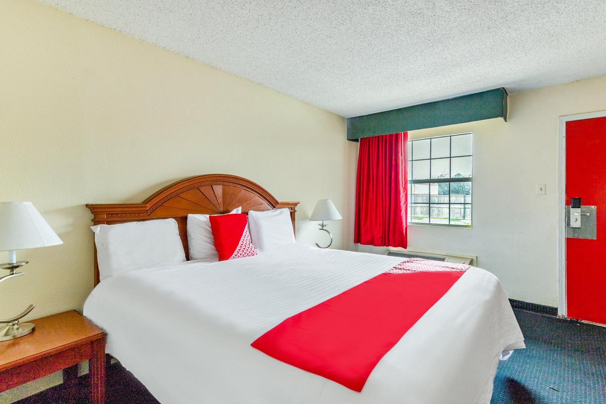 Oyo Hotel San Antonio Lackland Near Seaworld Экстерьер фото