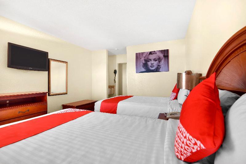 Oyo Hotel San Antonio Lackland Near Seaworld Экстерьер фото